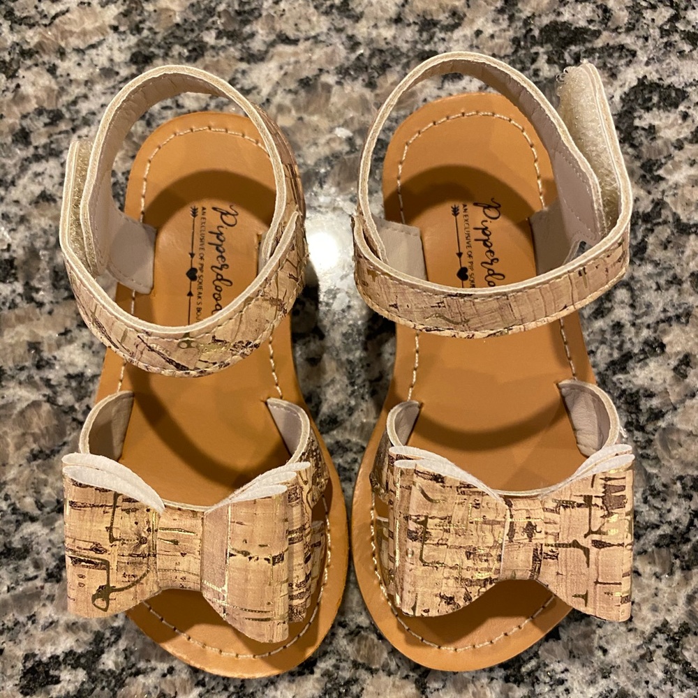 Piperdoodes Bow Sandals